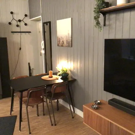 Gruenerlokka, Close To Center Όσλο